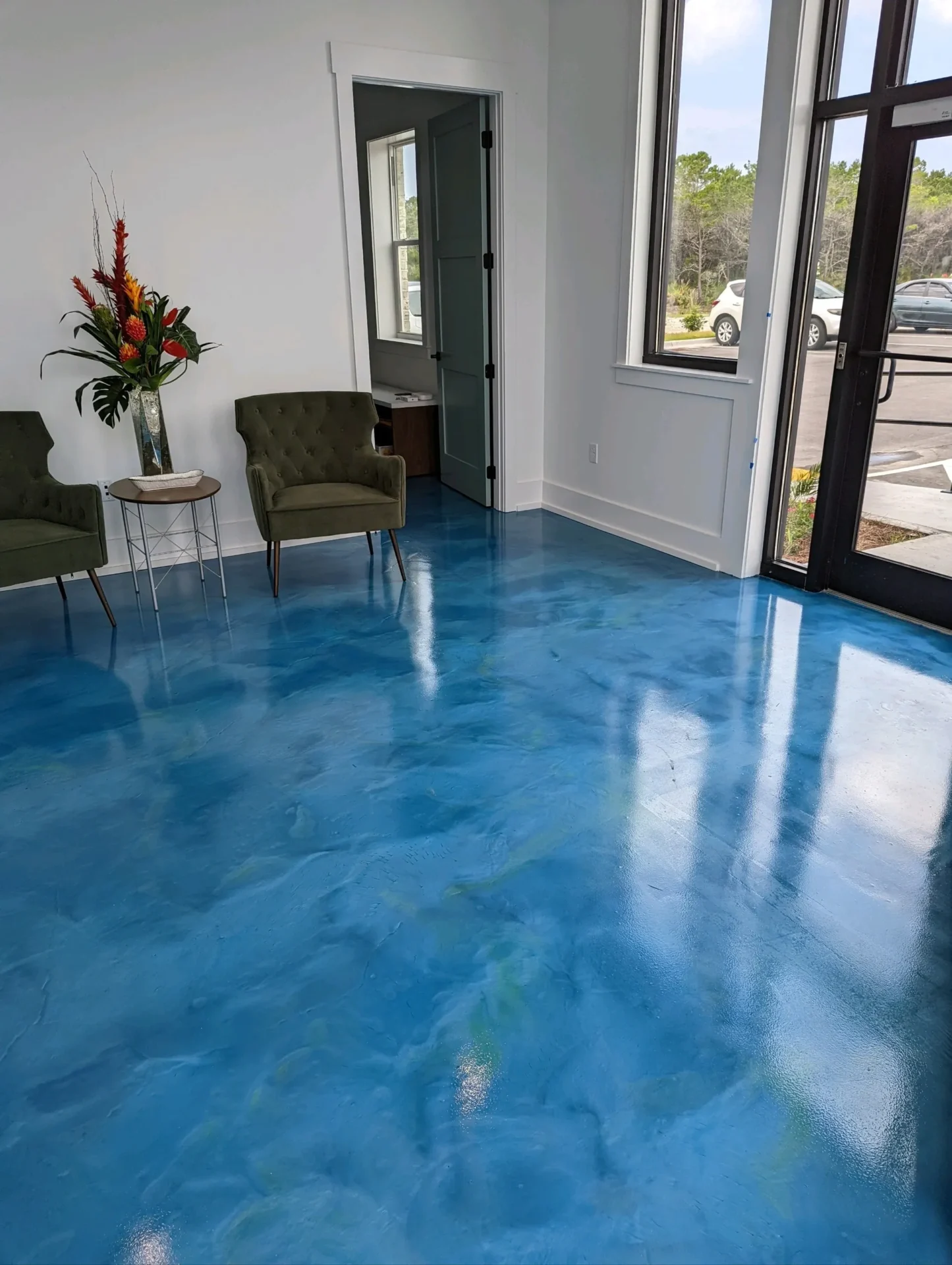 Reflector Epoxy Concrete Floors with Accent Highlight