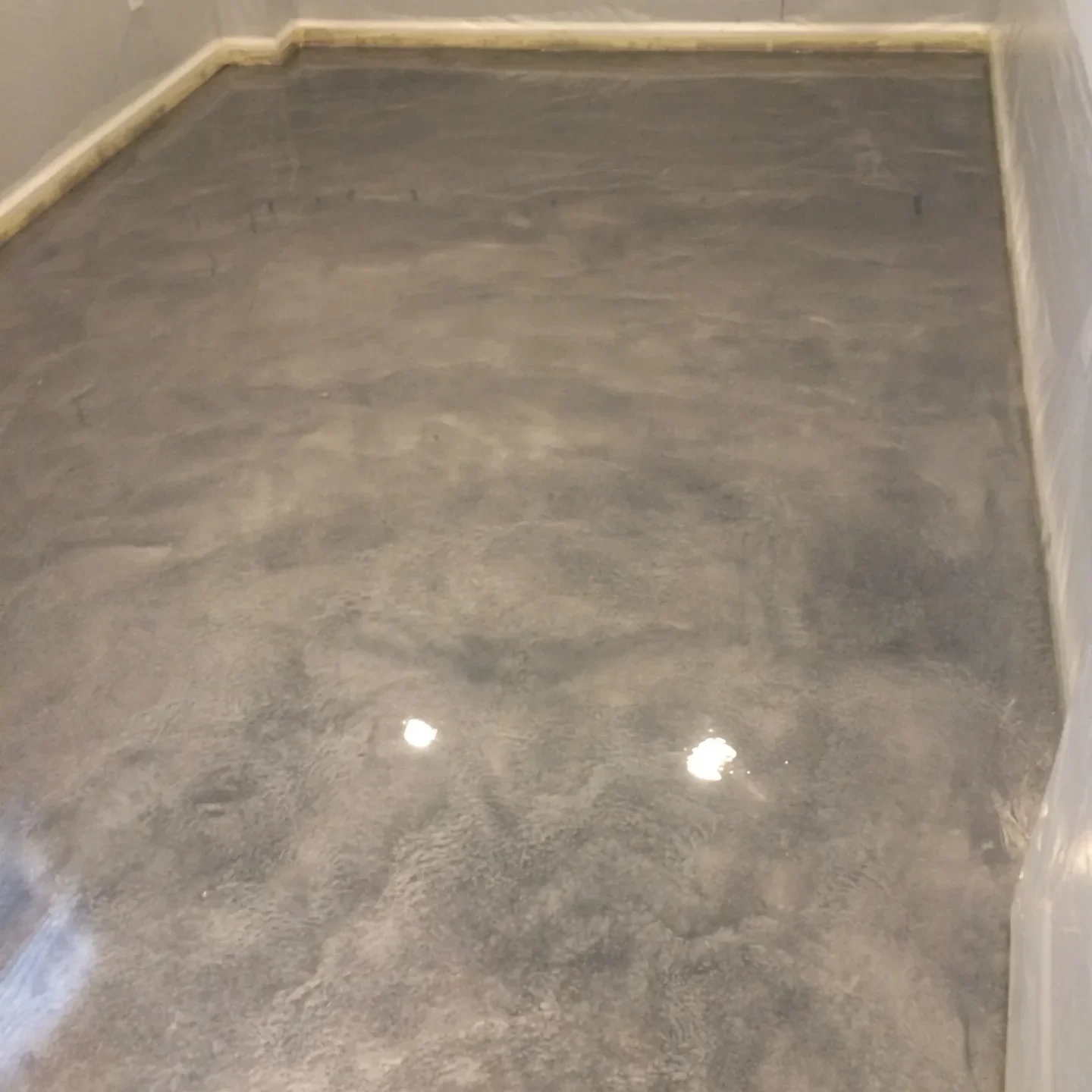 Reflector Enhancer Epoxy Concrete Floors